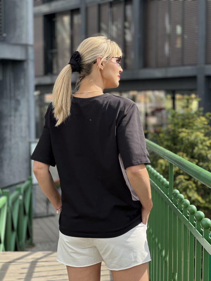 Bluzka czarna z ozdobną gumką