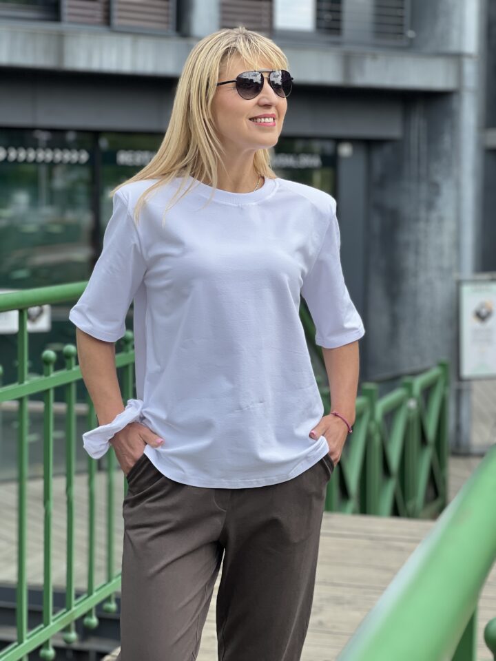 Bluzka biała z ozdobną gumką