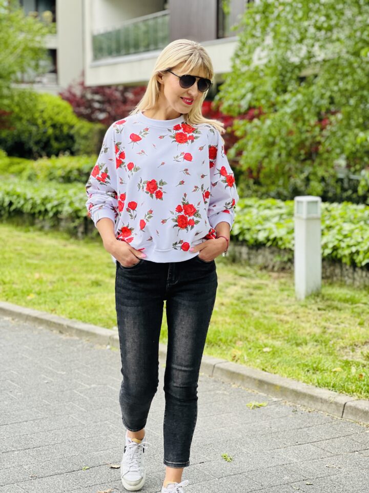 Bluza Róże - biała