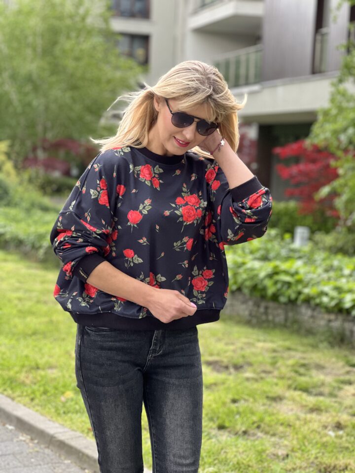 Bluza Róże - czarna