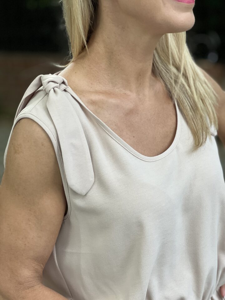 Sukienka Leticia - beżowa