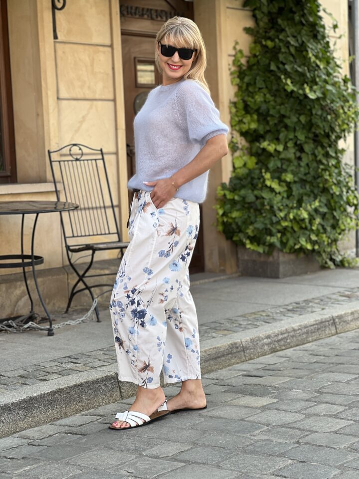 Sweterek Bella Aura - błękitny