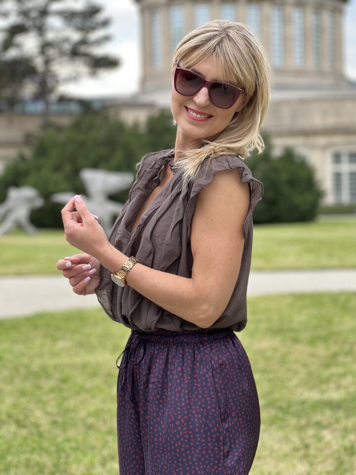 Bluzka Fiorella - czekoladowa
